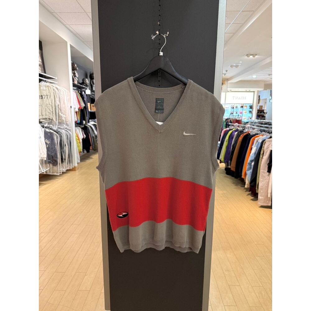 2008 Nike Tiger Woods Y2K Vintage V Neck Golf Sweater Vest Stone Grey Sunday Red